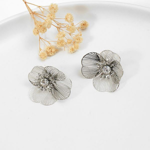 Воздушные пусеты Прозрачные цветы CJL85066