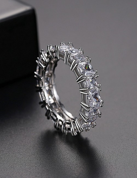 Широкое кольцо дорожка из крупных прозрачных кристаллов D50045