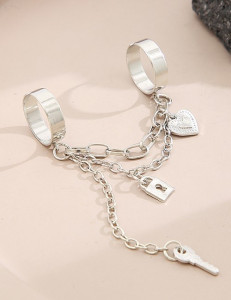 Кольцо с подвесками на цепочках и замочком G00649