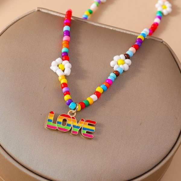 Многоцветные бусы из бисера с подвесками в форме смайлов и букв CJH91346