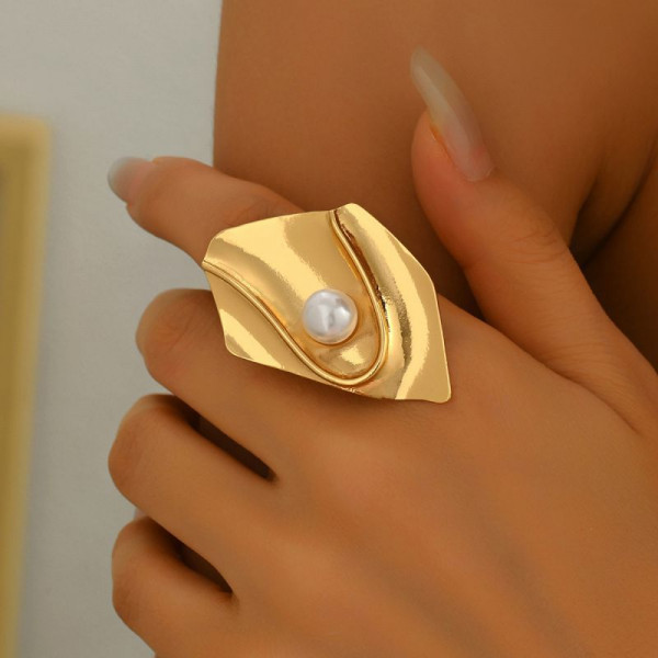 Кольцо абстрактное разомкнутое с жемчужиной CJT17381