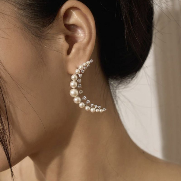 Сияющие серьги-пусеты Изогнутые линии с кристаллами CJH90726