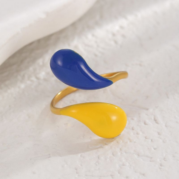 Двухцветное разомкнутое кольцо с эмалевыми вставками CJP43501