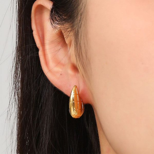 Серебристые фактурные серьги-пусеты Капли CJH23982