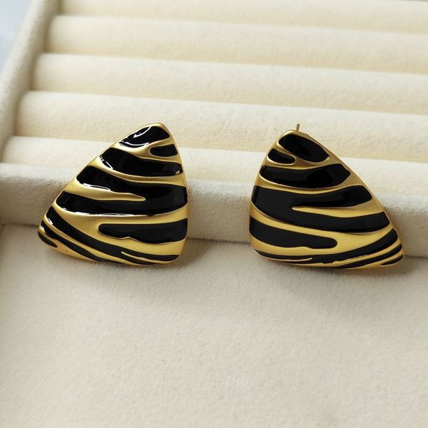 Стильные серьги-пусеты с анималистичным принтом CJL94401