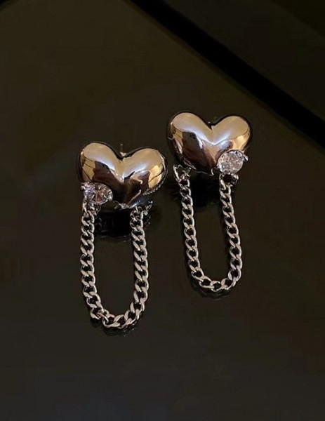 Объемные серьги-сердца с массивными цепями T72271