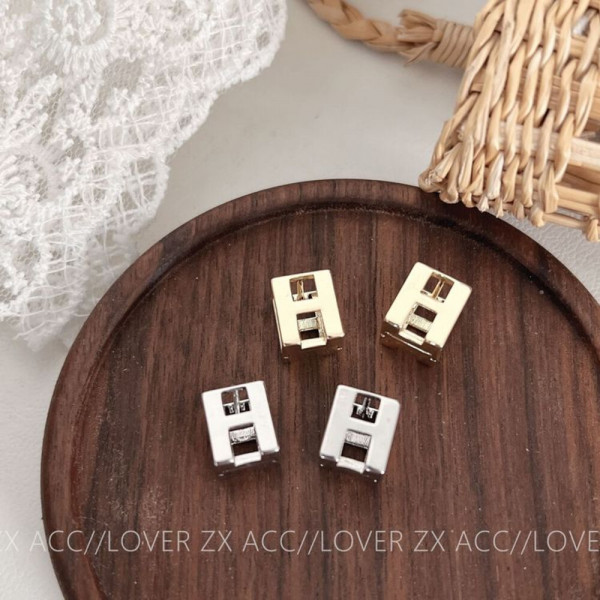 Серьги медь с напылением платиной J10923CJJ