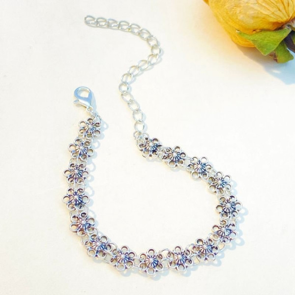 Браслет цепочка с фиолетовыми цветами CJC14393