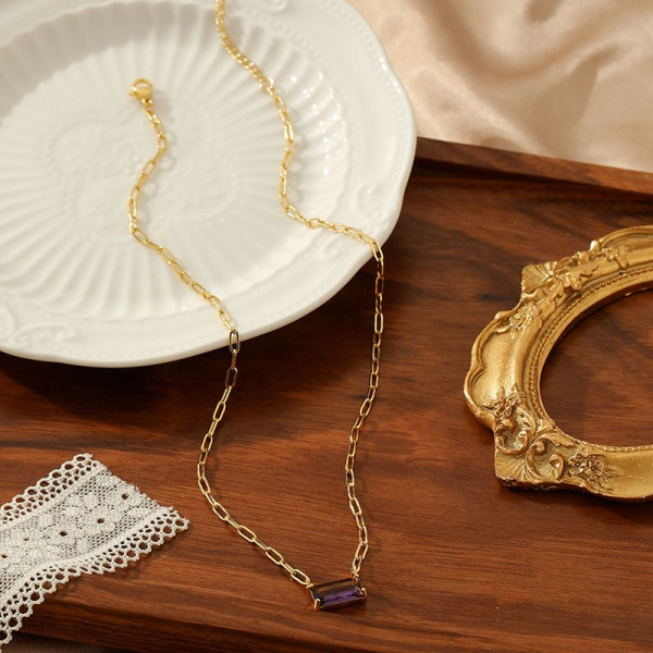 Золотистая цепочка с прямоугольным камнем CJN91514