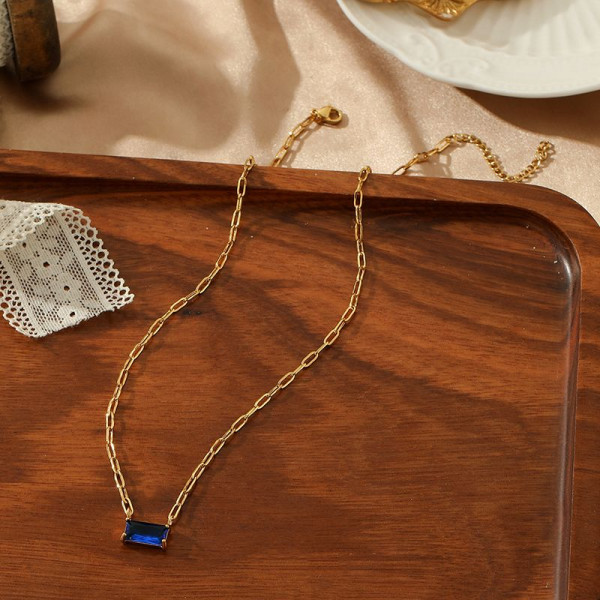 Золотистая цепочка с прямоугольным камнем CJN91514