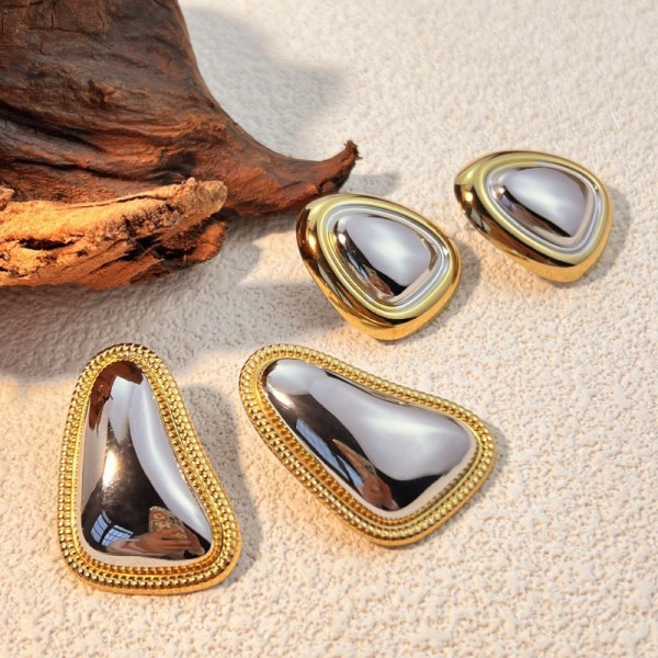 Серьги-пусеты Абстрактные треугольники CJP52612