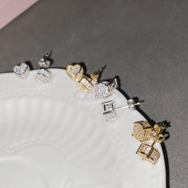 Серьги-пусеты Сердца со стразами CJC91398