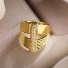 Массивное кольцо с вертикальной дорожкой кристаллов CJD00844