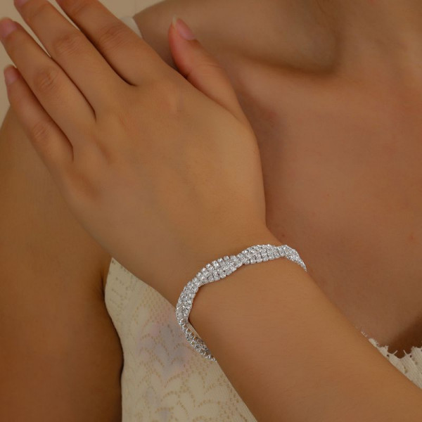 Плетеный браслет из сверкающих нитей с кристаллами CJR67170