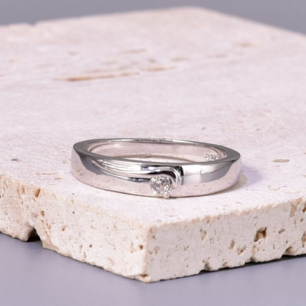 Классическое обручальное кольцо с одним кристаллом CJH86264