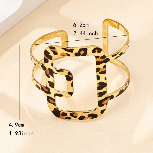 Жесткий браслет CJG50962