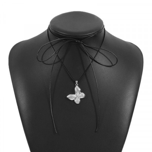 Длинный шнурок с подвеской в форме золотистой бабочки CJL32288