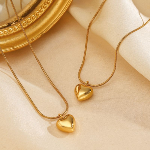 Золотистая цепочка с гладким сердцем CJN25431
