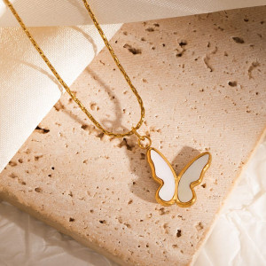 Золотистая цепочка с бабочкой и камнем CJN43047