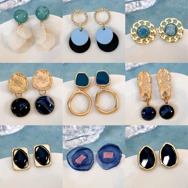 Висячие серьги с матовым золотом и вставками под камень CJD81338