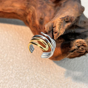 Кольцо разомкнутое из медицинской стали в комбинированном цвете 1J12532CJJ