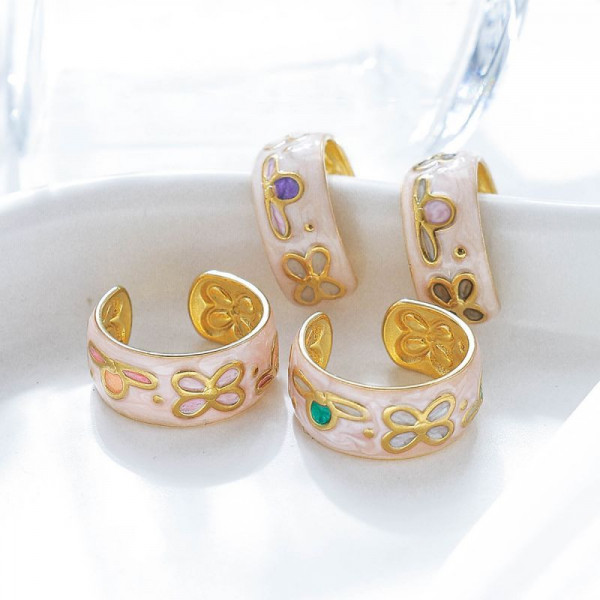 Разомкнутое стальное кольцо с цветной эмалью и кристаллами CJP93480