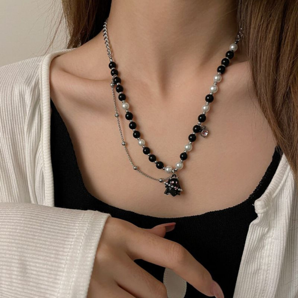 Контрастное многослойное колье с темными вставками CJH56209