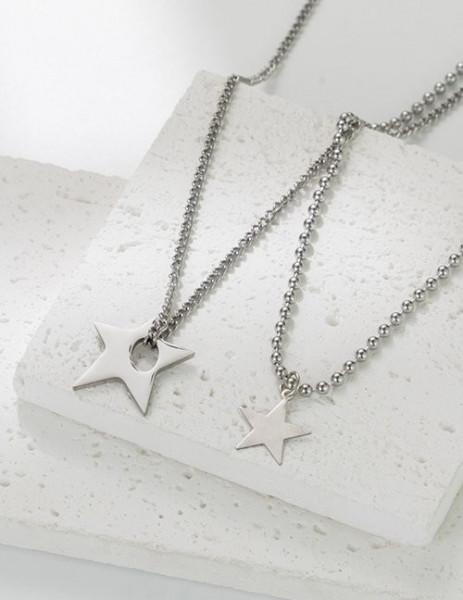 Цепочка с крупной геометрической подвеской в форме звезды M20694