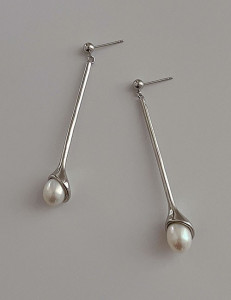 Минималистичные серьги-палочки с жемчугом L13182