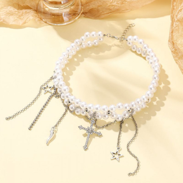 Жемчужный чокер с крестом звездами и декоративными цепочками CJM16893