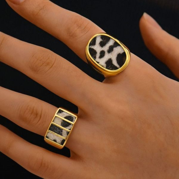 Печатка из стали с геометрической вставкой CJL81837